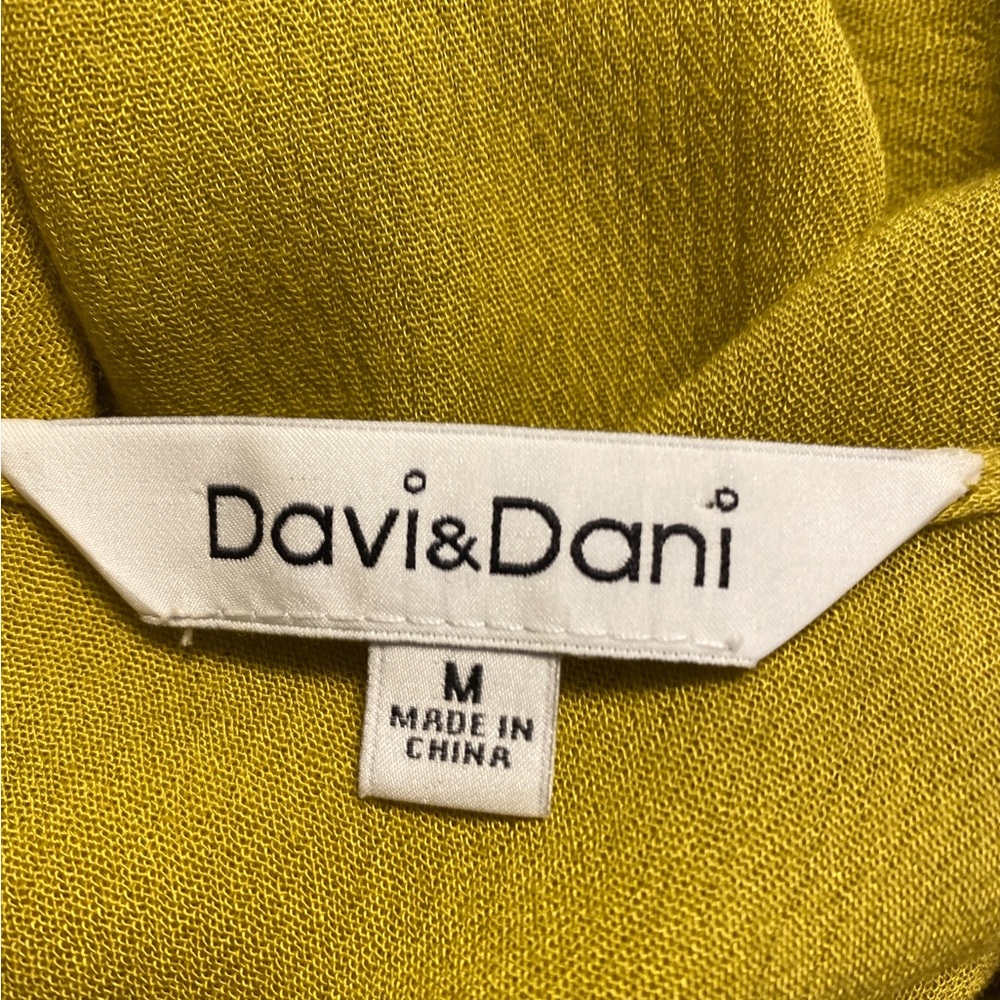 Davi & Dani Mustard Brown Bell Sleeve Top Women’s Size M - Picture 2 of 7